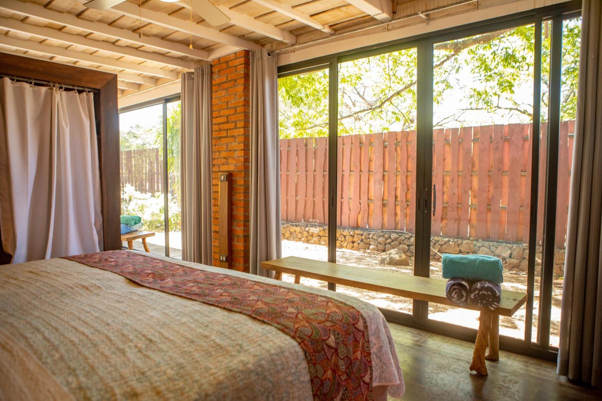 Latica Lodge Playa Negra Екстериор снимка